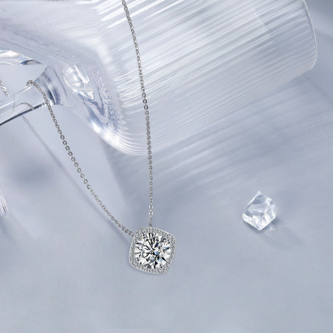 Bright Heart Square Model Necklace