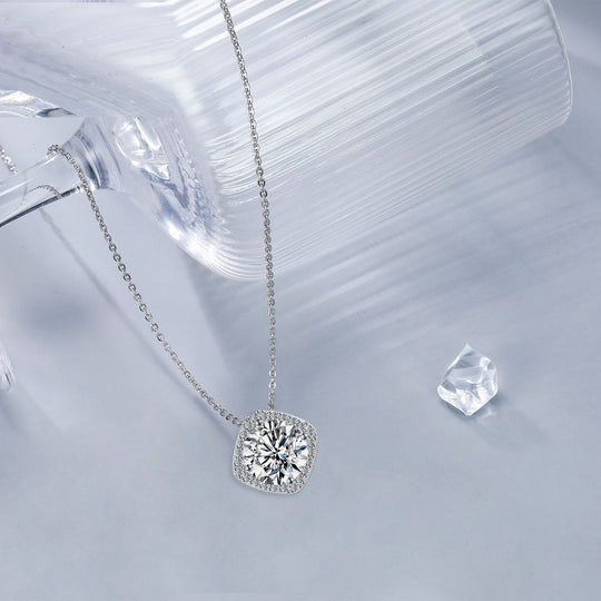 Bright Heart Square Model Necklace