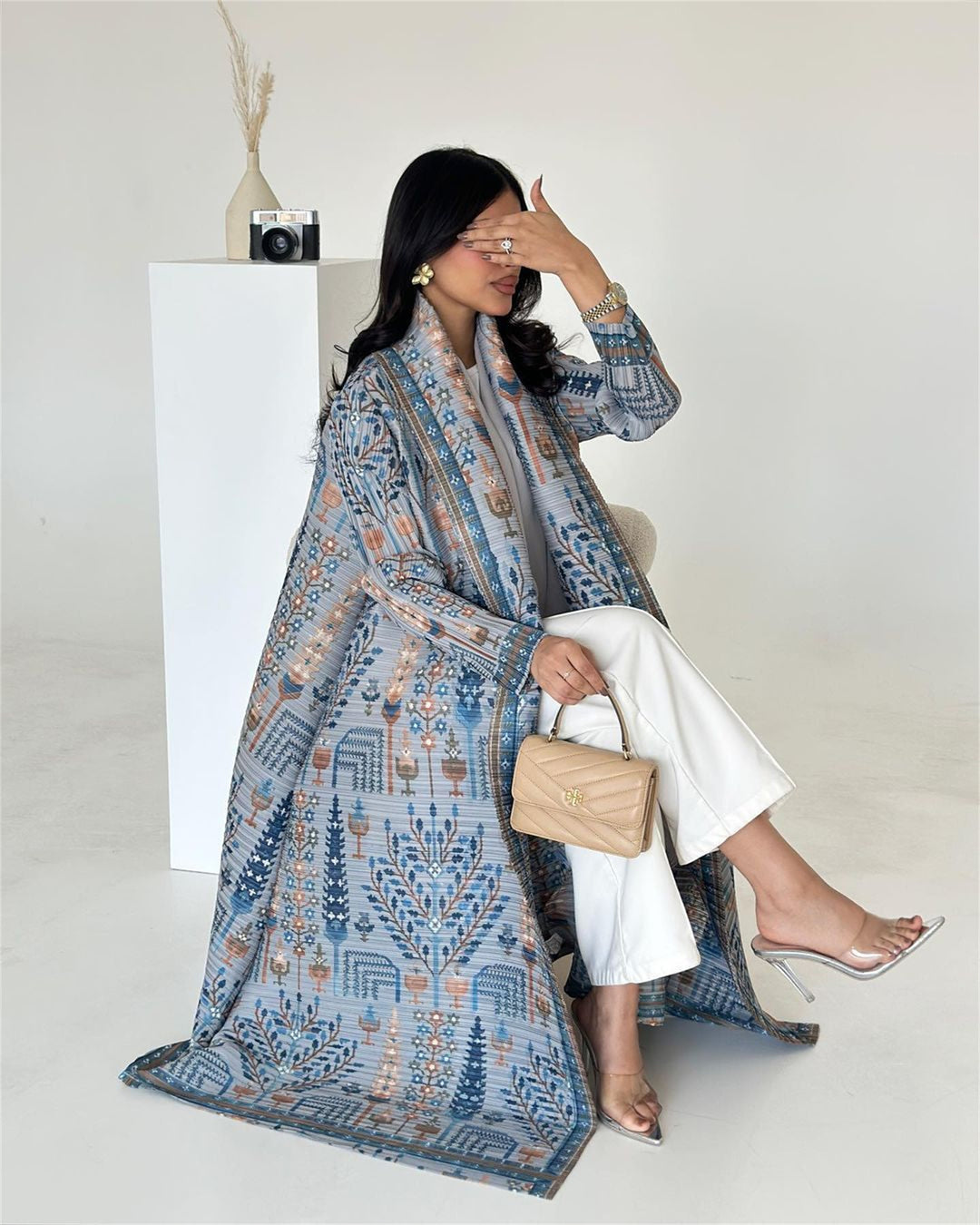 Women's Temperament Cardigan A Bai Ya Robe